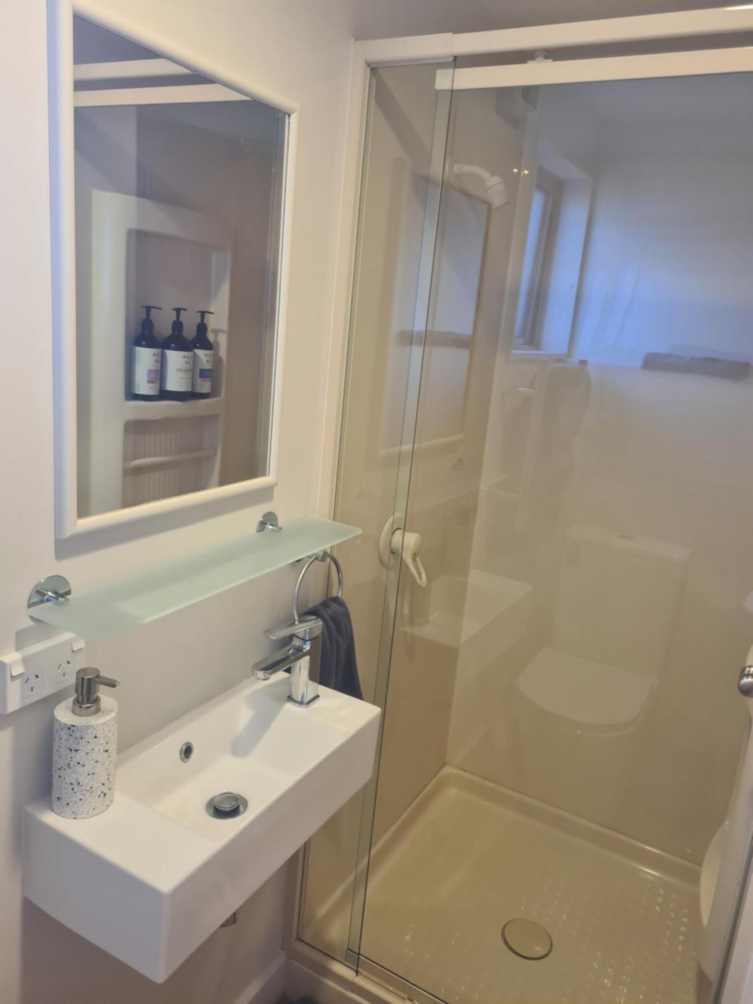 Villa 10 - Central Stylish Apartment Квинстаун Экстерьер фото